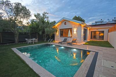 Villa Down
