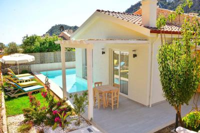 Villa Holly