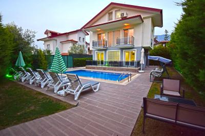 Villa Lemurya