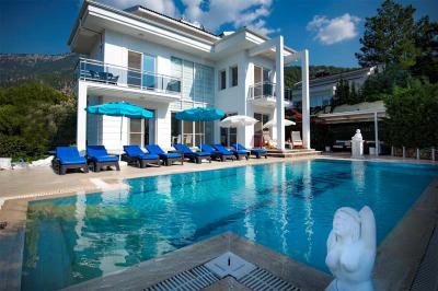 Villa Makri 2
