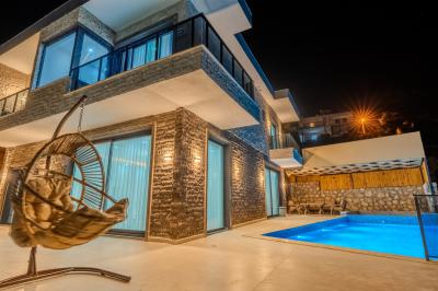 Villa March 3