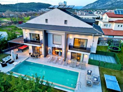 Villa Seven Premium 