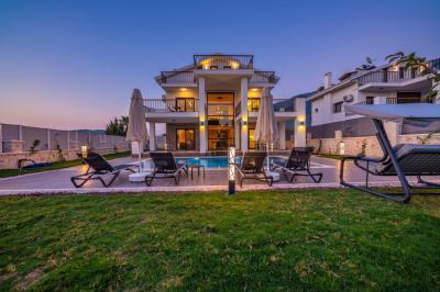 Villa Makri Duo