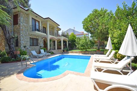 Cheap Private Pool Villas and Holiday Rentals - Timelettings
