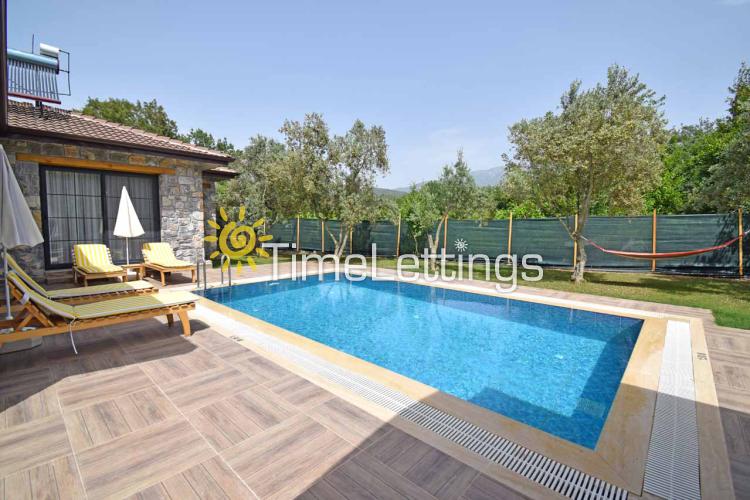 How do I rent a villa for a honeymoon vacation?