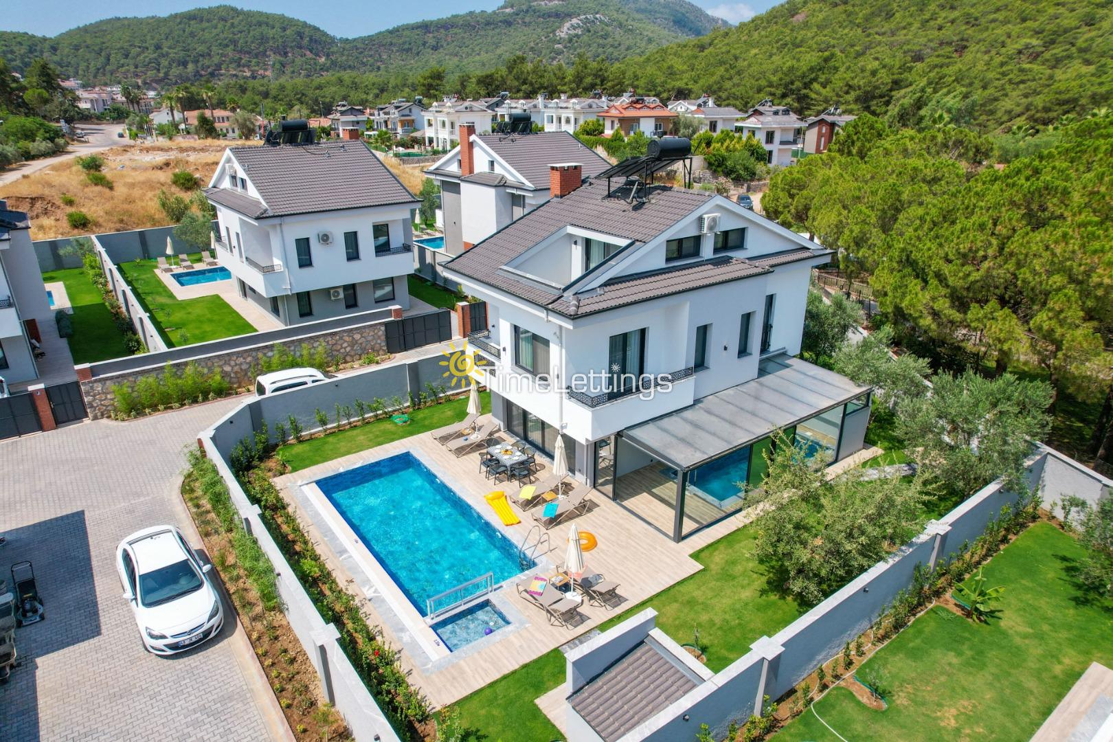 Villa-Dorika-g-35_951.jpg