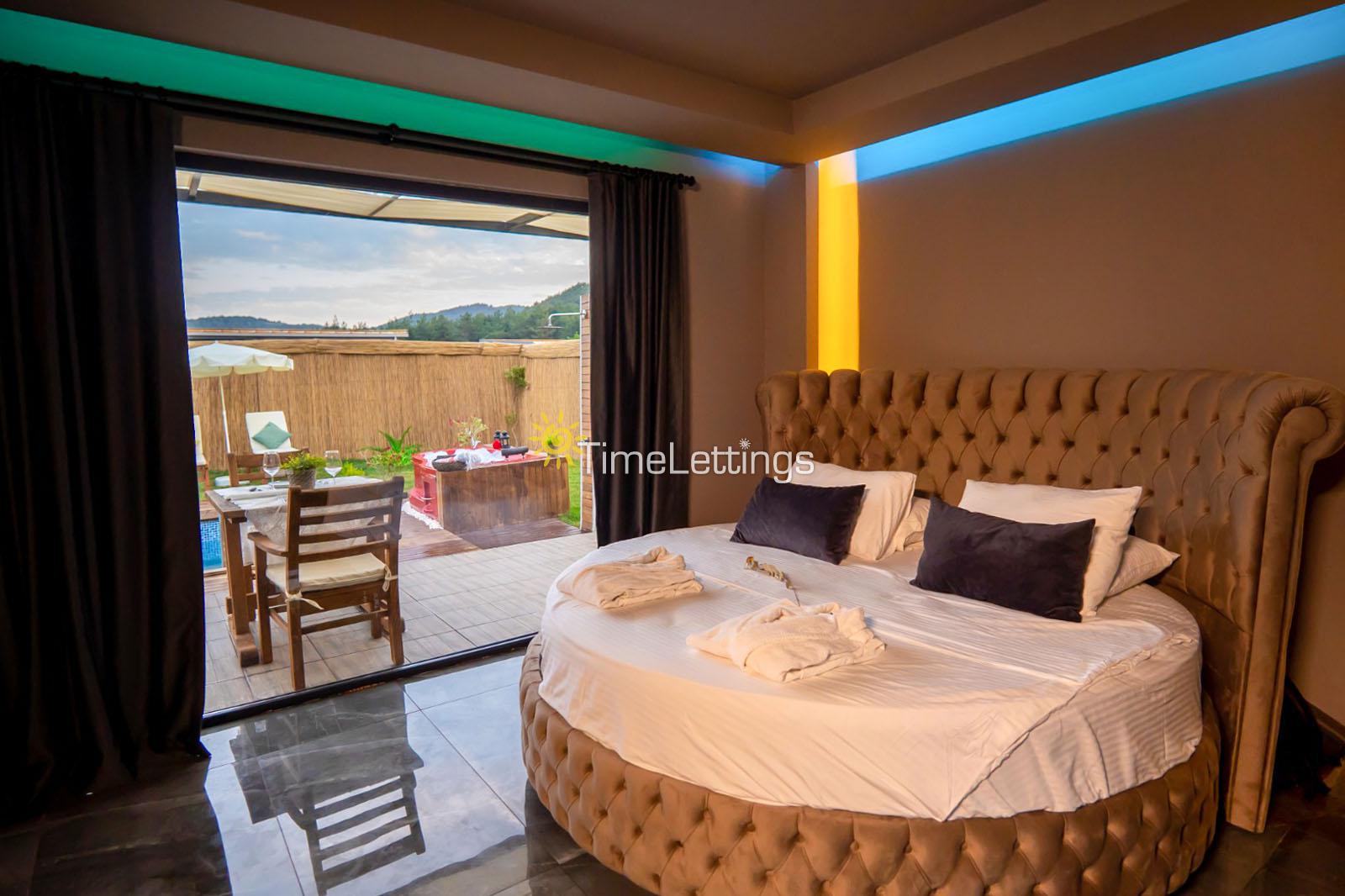 Villa-Life-1-1_429.jpg