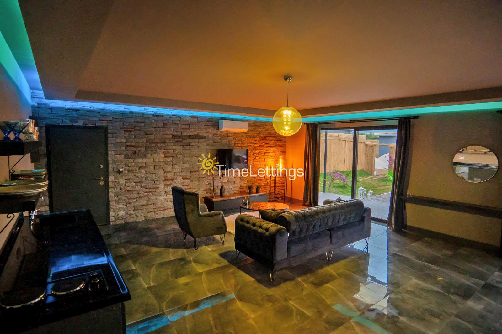 Villa-Life-1-8_780.jpg