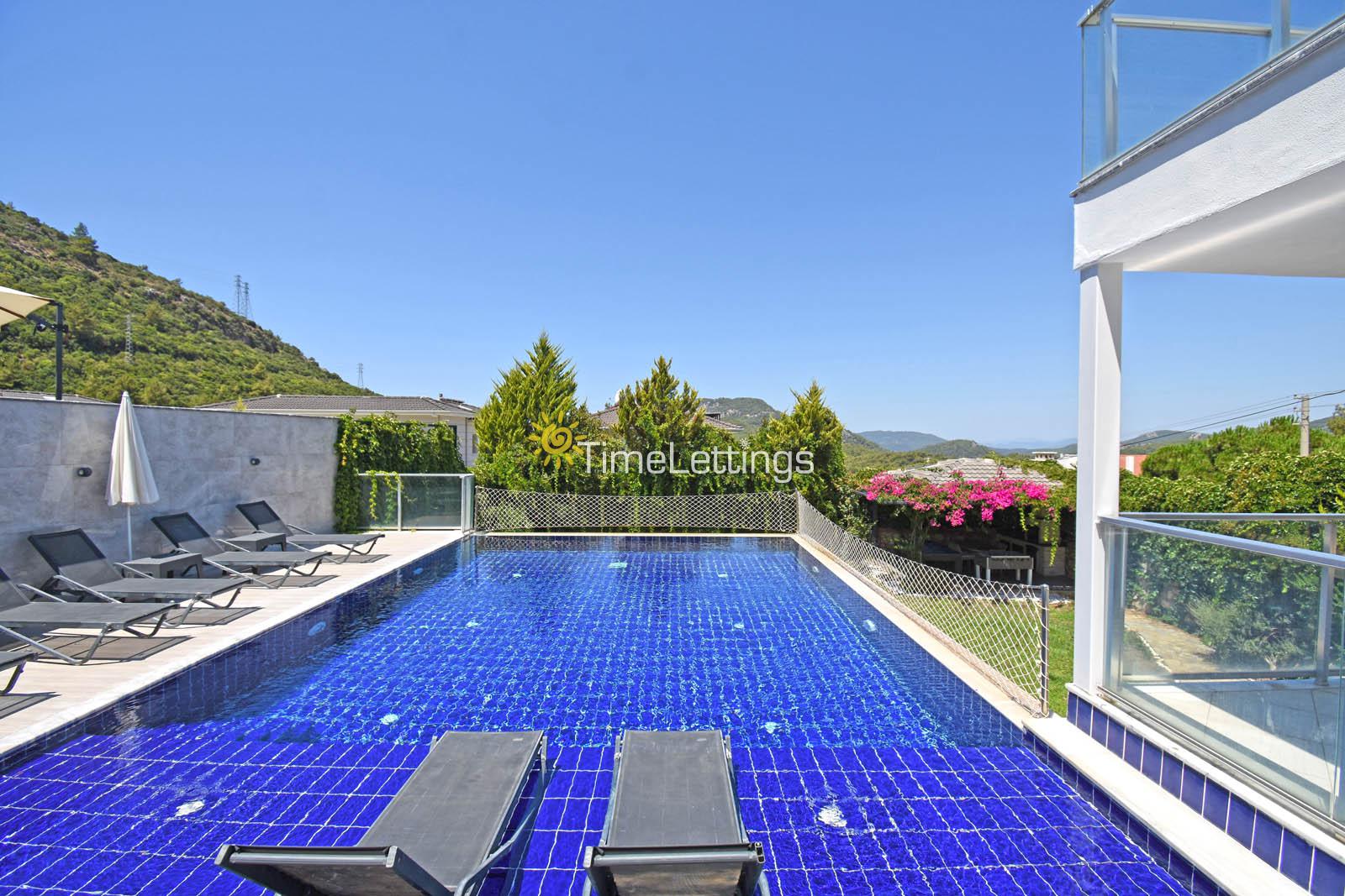 Villa-Silver-14_568.jpg