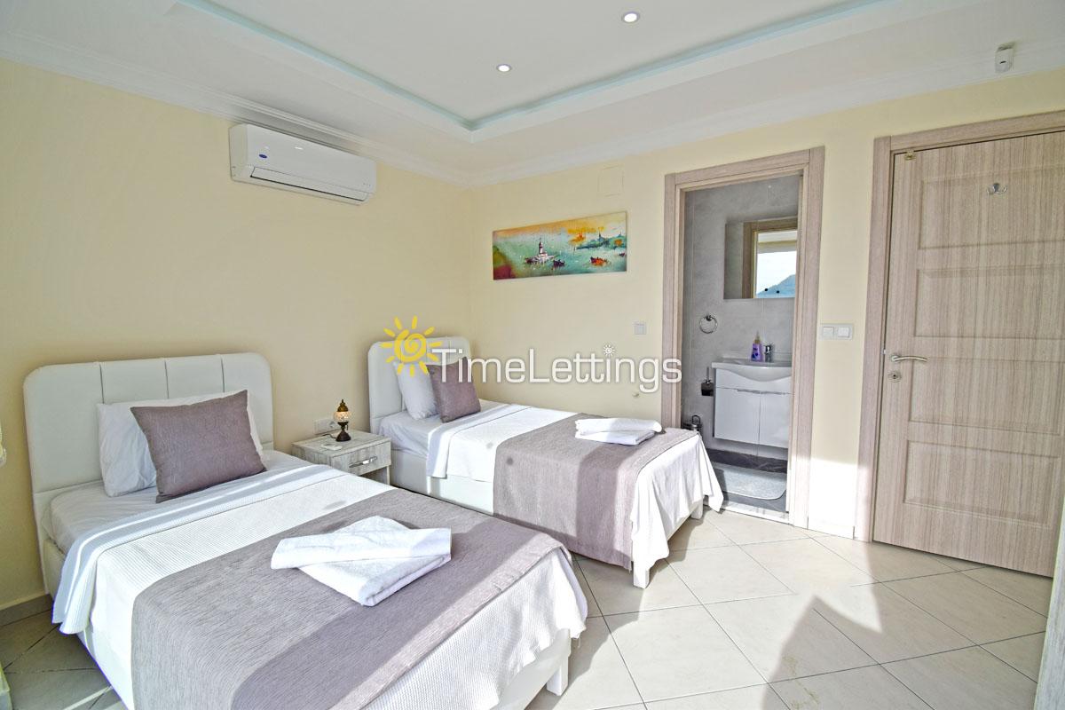 Villa-Silver-27_985.jpg