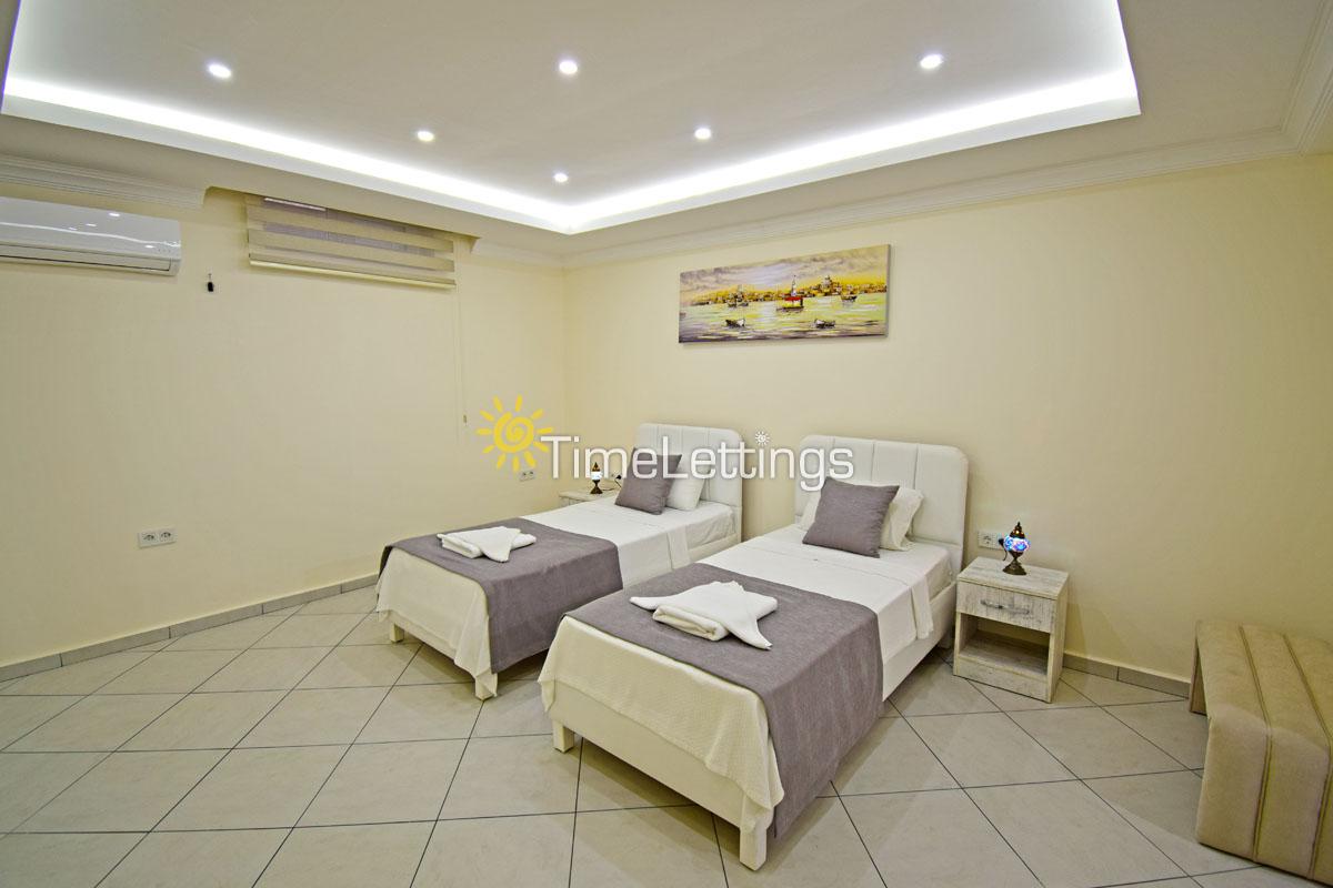 Villa-Silver-31_487.jpg