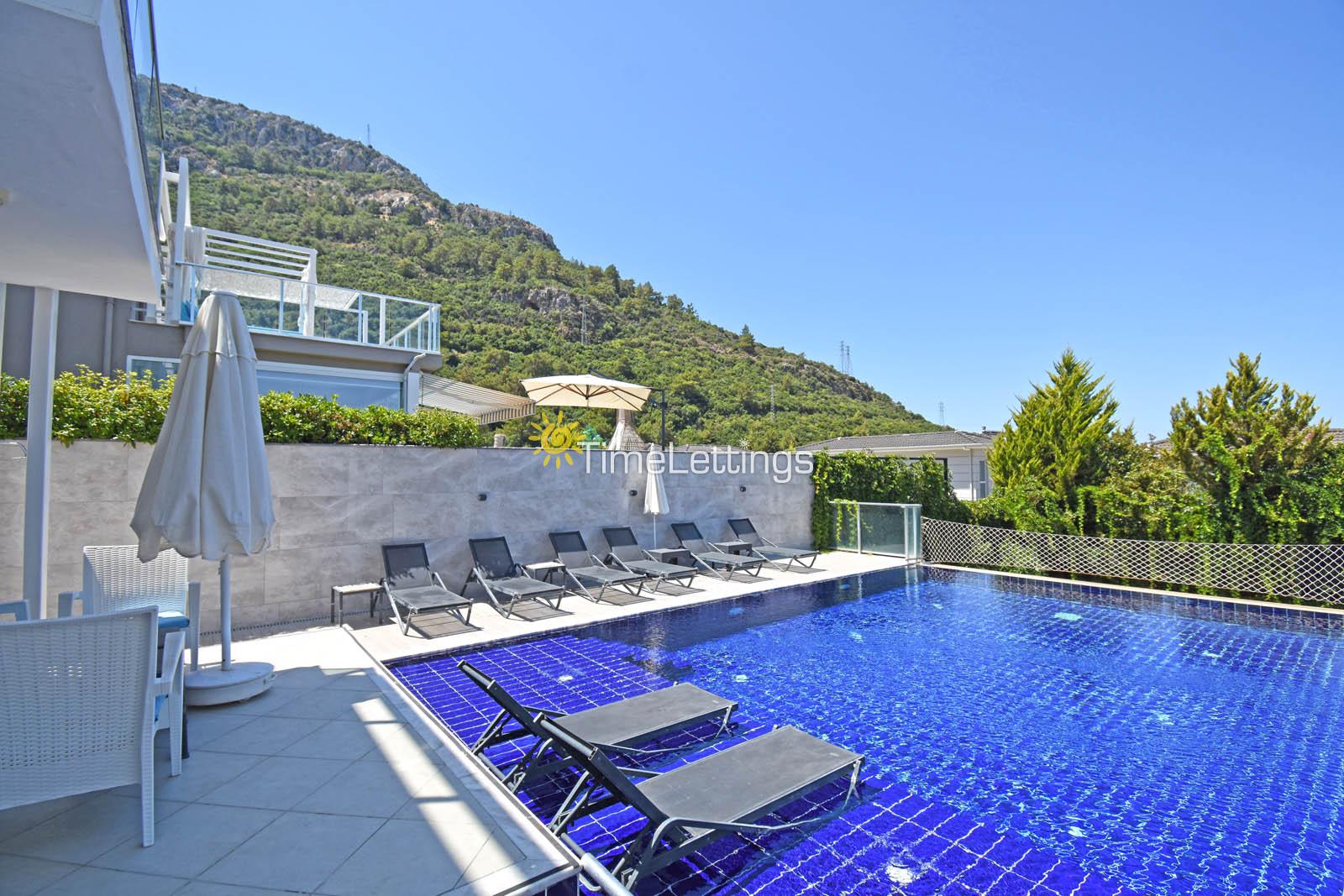 Villa-Silver-6_725.jpg