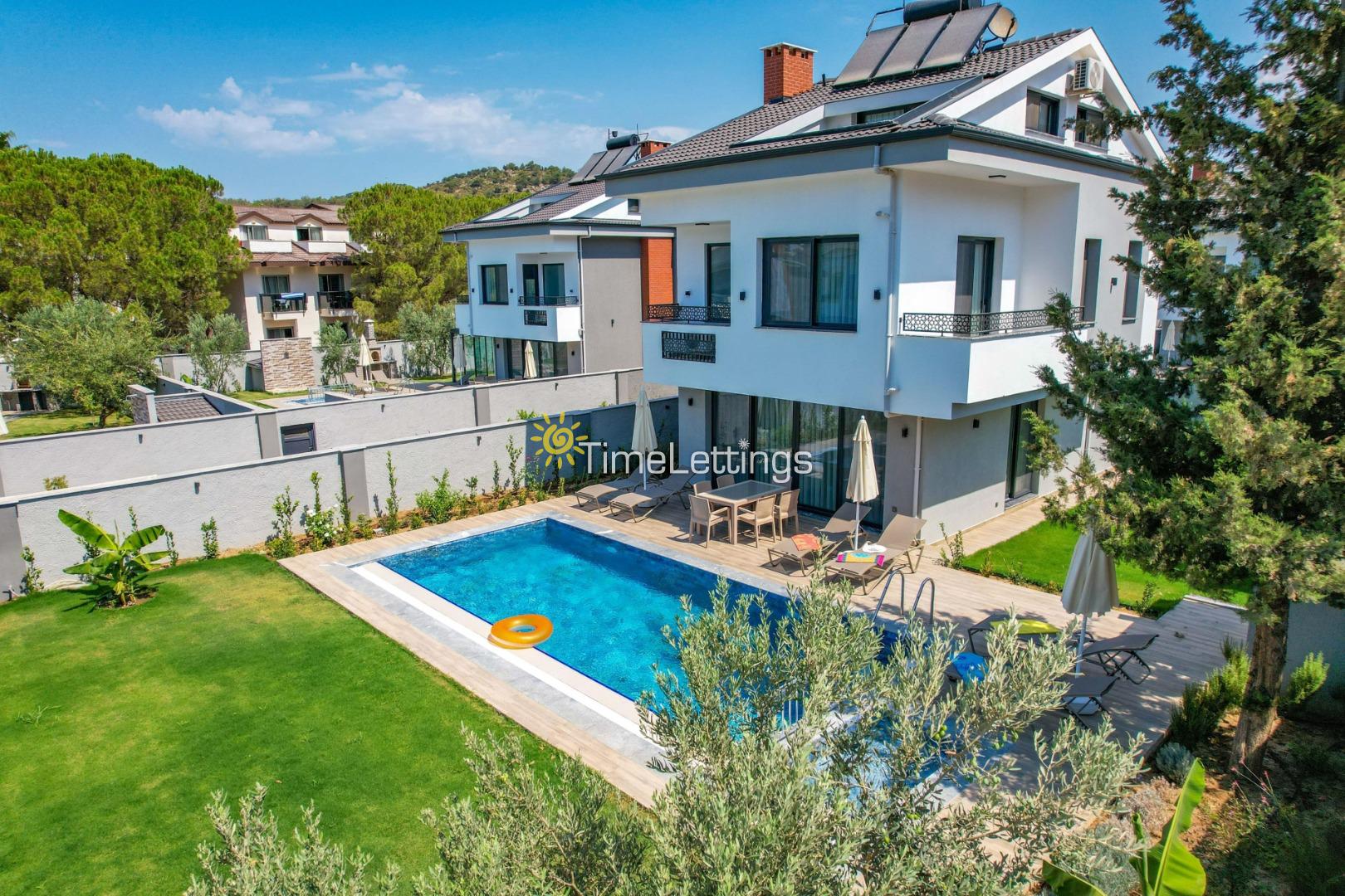villa-dorika-f-14_558.jpg
