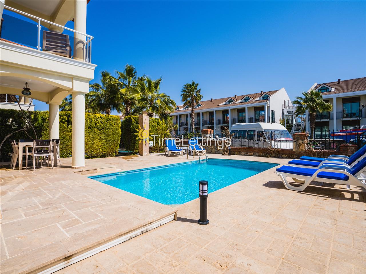 villa-oasis-1-28_286.jpg