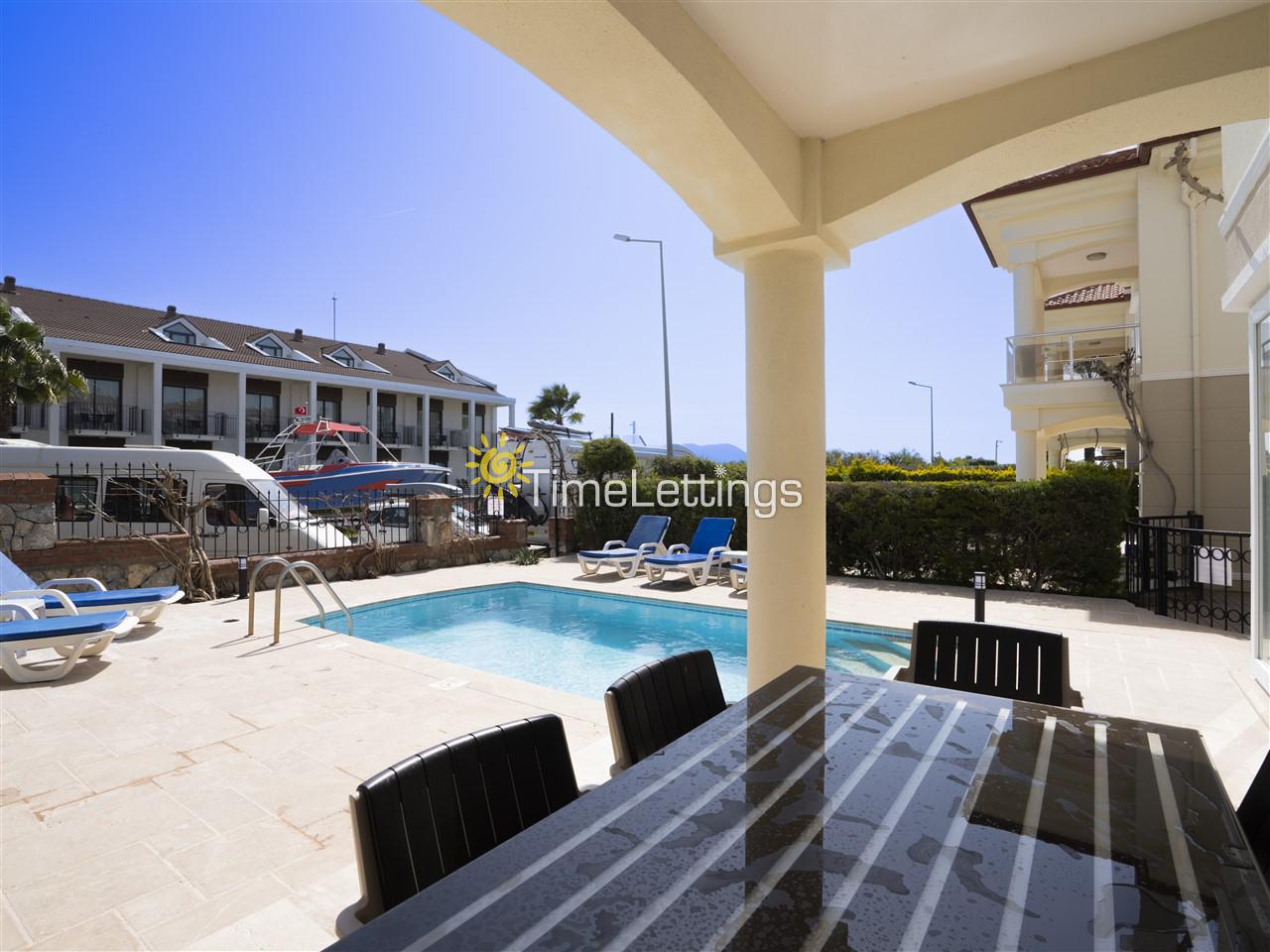 villa-oasis-1-33_916.jpg